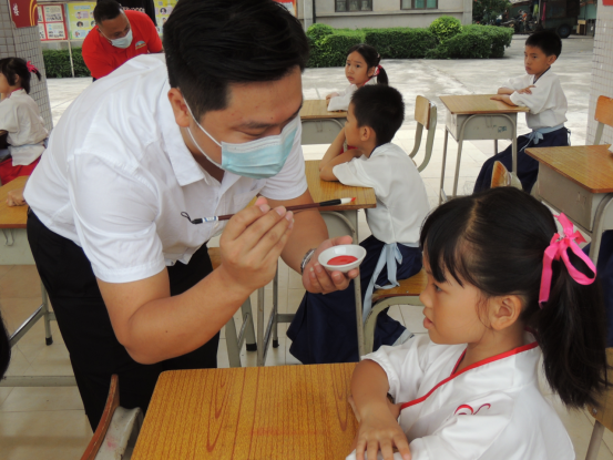 开笔延脉,诗礼传家----台山市开展小学生“开笔礼”暨五邑优秀传统家训诵读活动364.png