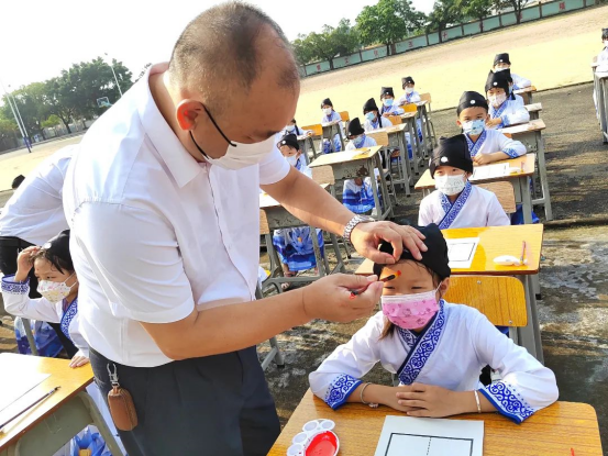 开笔延脉,诗礼传家----台山市开展小学生“开笔礼”暨五邑优秀传统家训诵读活动387.png